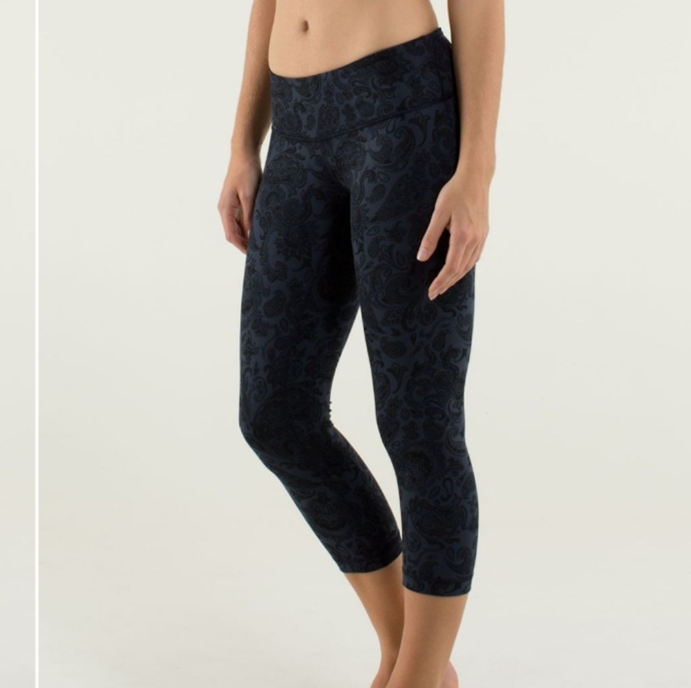 🍋Like New Lululemon Wunder Under Crop - Picture 1 of 11